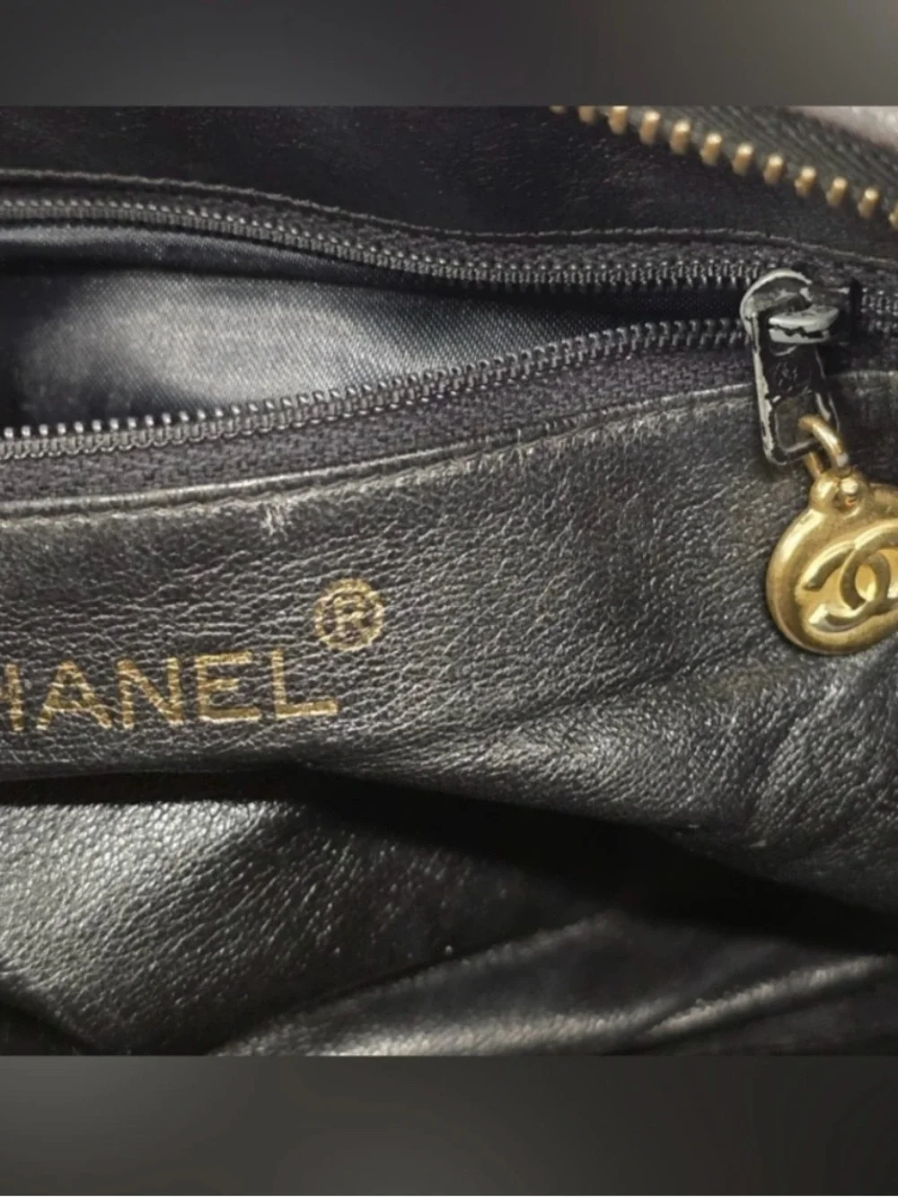 CHANEL Black Quilted Lambskin Shoulder Bag with Gold Chain